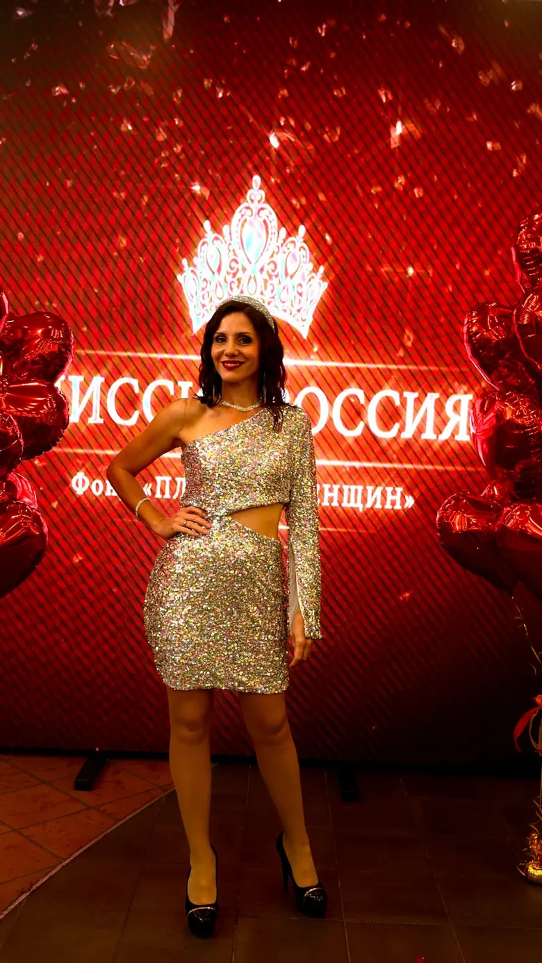 Светящийся LED-носитель в фойе: оформление входной зоны мероприятия
